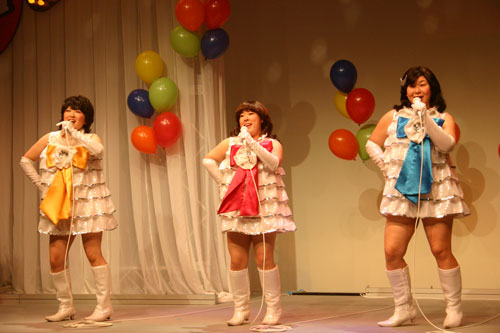 浜崎あゆみ、完全シークレットで東京ガールズコレクションに降臨！3万人熱狂