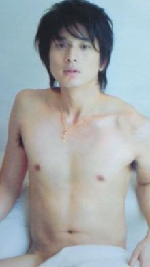 みなさん、今週もお疲れ様です。イケメン画像で目の回復を。