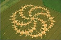 20世紀最大の友情!ミステリーサークル : これはすごいぞ！！世界を騒がせたミステリーサークル画像集 - NAVER まとめ