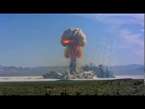 原子力爆弾の威力がよくわかる実験映像 - YouTube