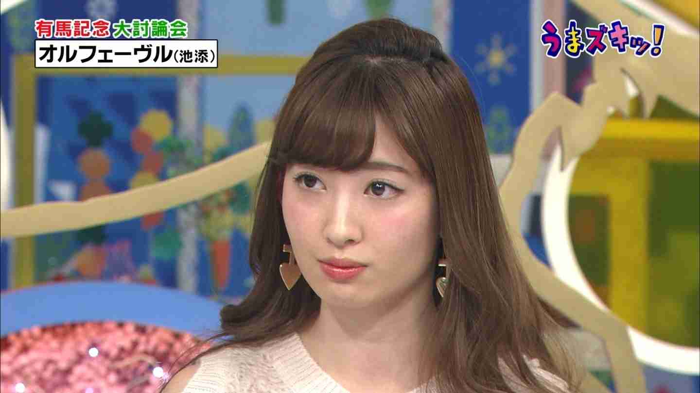 AKB48小嶋陽菜がキュートなお姫様に！ 豪華ドレスで“困り顔”披露