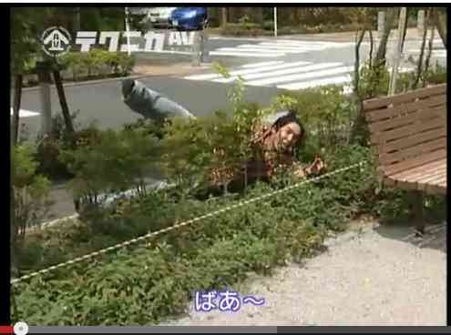 スペイン警察が講義で使った「心肺蘇生ビデオがエロすぎました」と謝罪