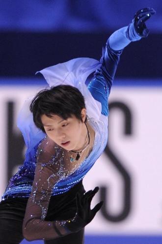 「媚び媚びオーラ全開」三田友梨佳アナ、羽生結弦選手のメダル触って大バッシング