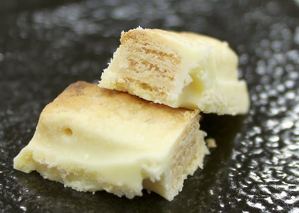 “高級キットカット” を焼いちゃった!? サクサクしっとり「焼きクリームチーズ」 － えん食べ