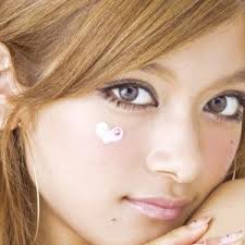 ローラと水沢アリーに「共演NG疑惑」