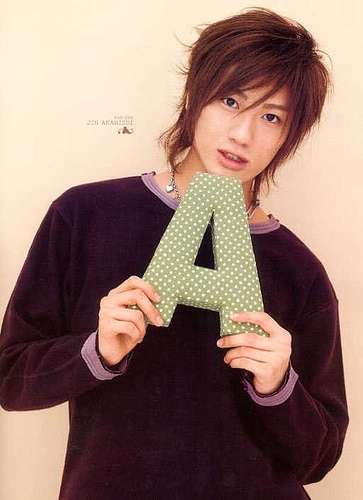 薬物疑惑で迷走を極める赤西仁!最大手のバーニングにもそっぽ向かれ決まらない