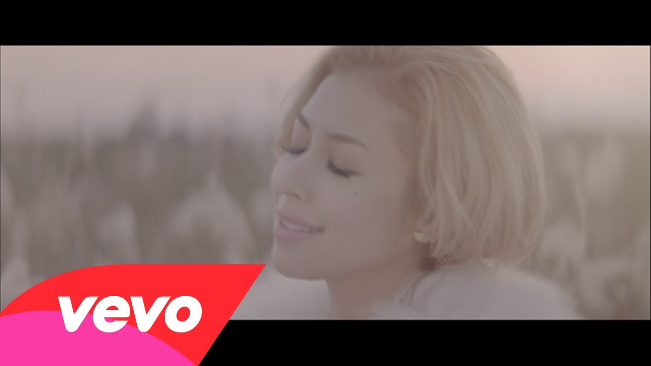 BENI - 粉雪 - YouTube