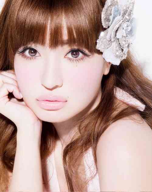 「前髪ナシ女子」が大人気！モテる理由は？