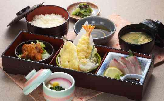 「お魚料理のしょっぱいこと」川島なお美、ワイン断ちの辛さ明かす