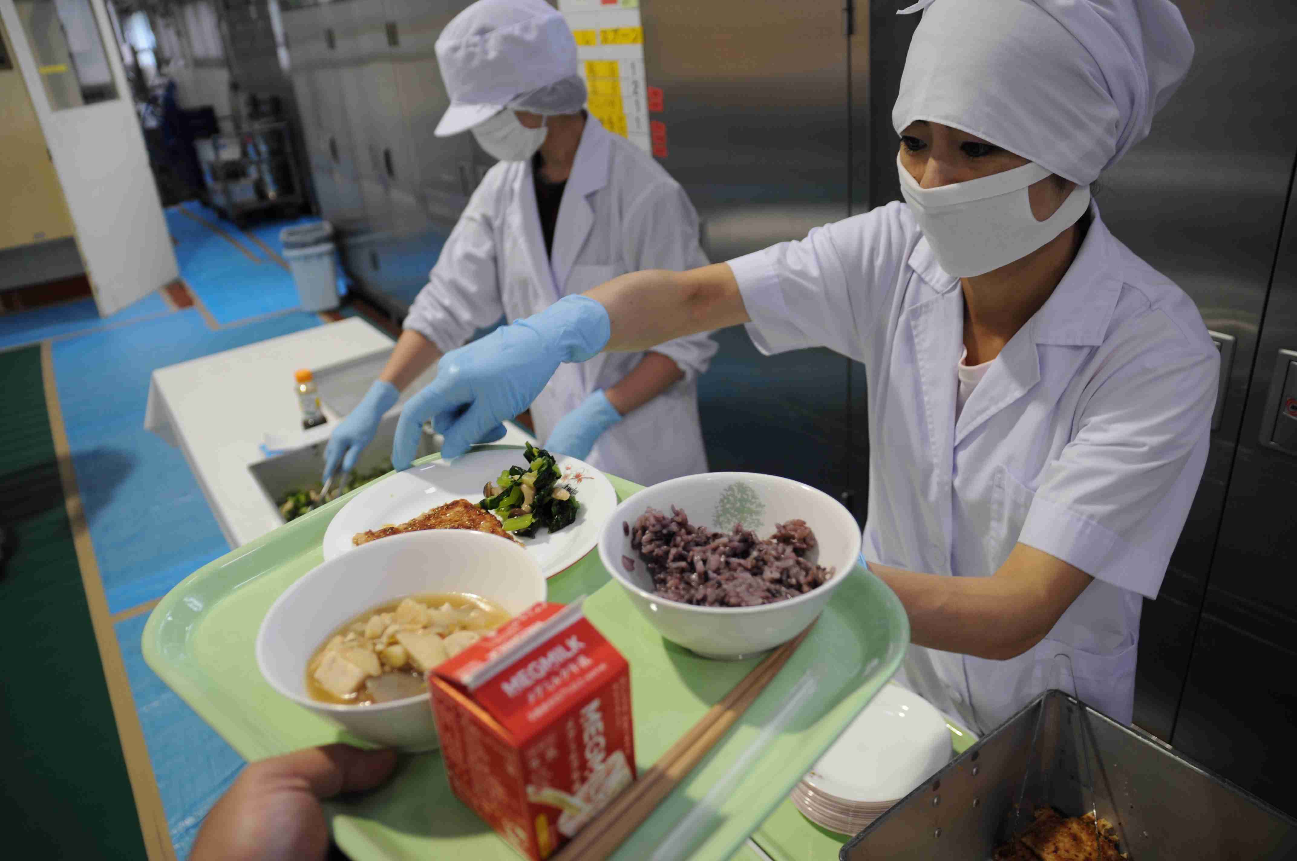 給食費の未納22億円　保護者のモラル低下浮き彫りに　