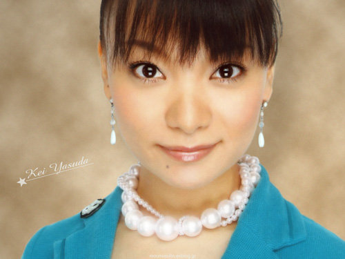 保田圭が出版する本のタイトルが自虐的すぎると話題に