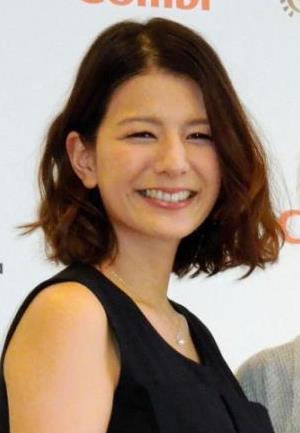 スザンヌ、メジャー初勝利の田中将大＆里田まいを祝福