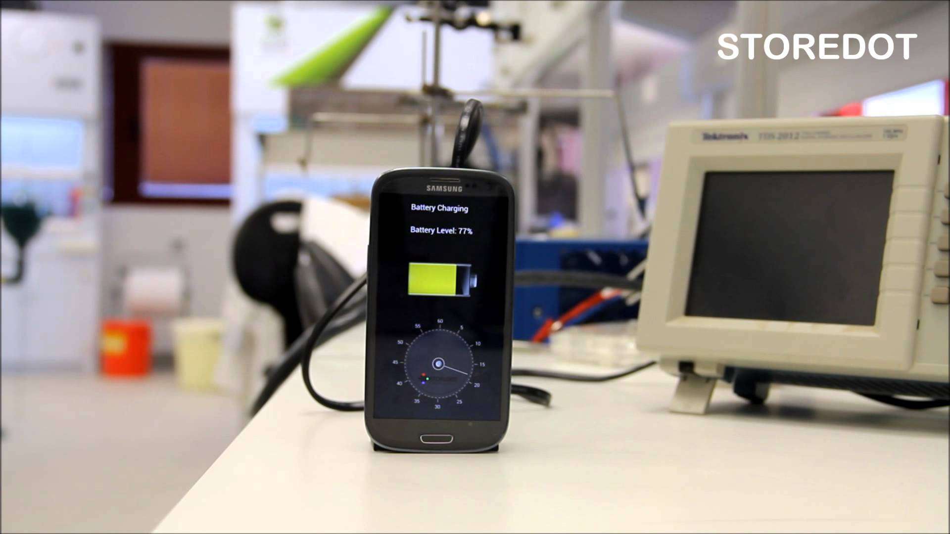 StoreDot Flash-Battery Demo - YouTube