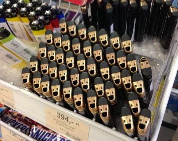 顔に見えてしょうがない写真ｗ