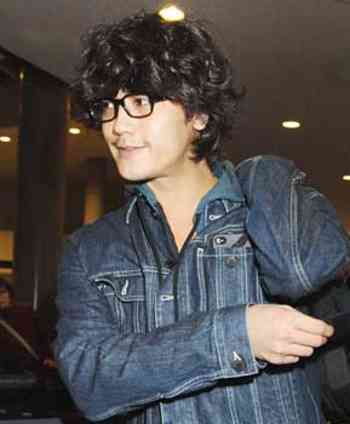 薬物疑惑で迷走を極める赤西仁!最大手のバーニングにもそっぽ向かれ決まらない