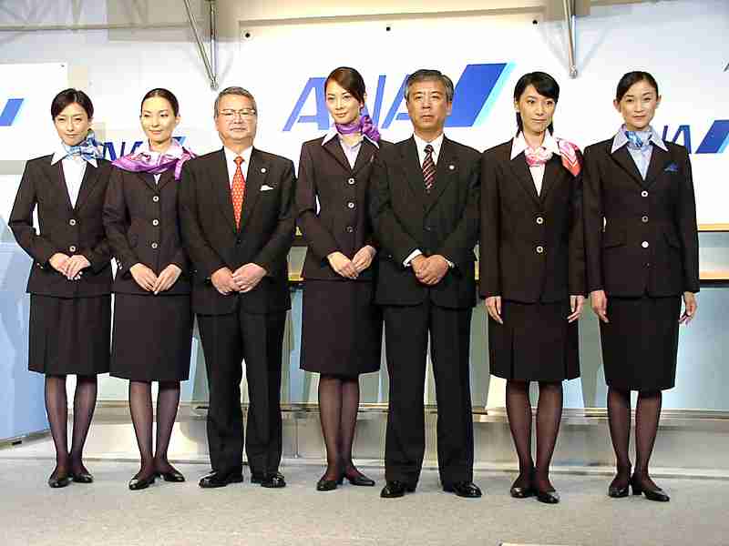 結婚予定ナシの女性限定!服は「胸元の開いたインナーのみ可」の”一般事務”など酷すぎる求人募集が話題に