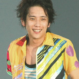 「背が高くなってる！」嵐・二宮和也、ドラマポスターで低身長を修正されたと話題