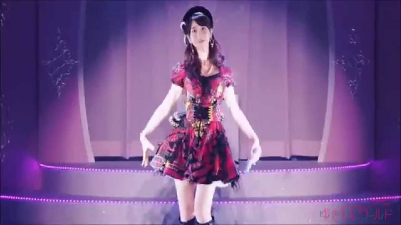 柏木由紀  スカート、ひらり - YouTube