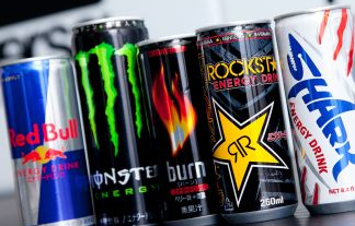【注意】エナジードリンクを飲むとうつ病や薬物・アルコール依存症になりやすい事が判明！