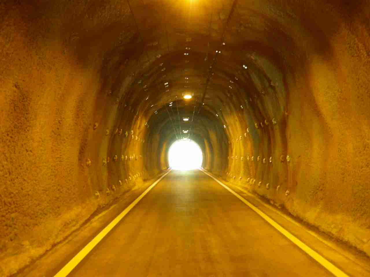 【悲報】高速道路の有料期間が法改正で15年間延長…2065年までになる