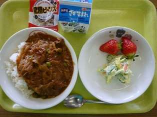 給食は残さず食べないといけないの？先生が強要したら「体罰」か