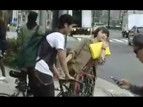 NHKで「地震なんかないよ！」と女が叫ぶ放送事故（表参道） - YouTube
