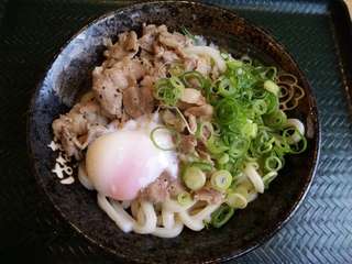 必ず週に一回以上食べる物は？