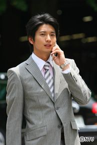 スーツが似合う男性芸能人のトピ