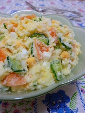 必ず週に一回以上食べる物は？