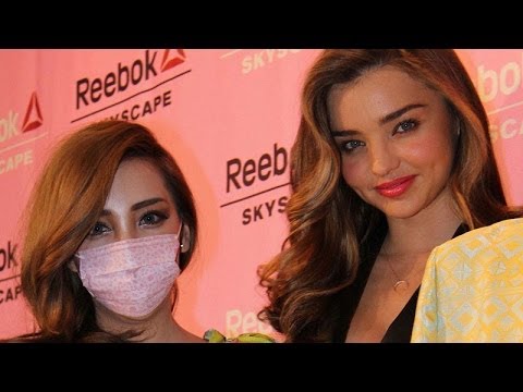ミランダ・カー、ざわちんと対面　ものまねメークをスルー？ - YouTube