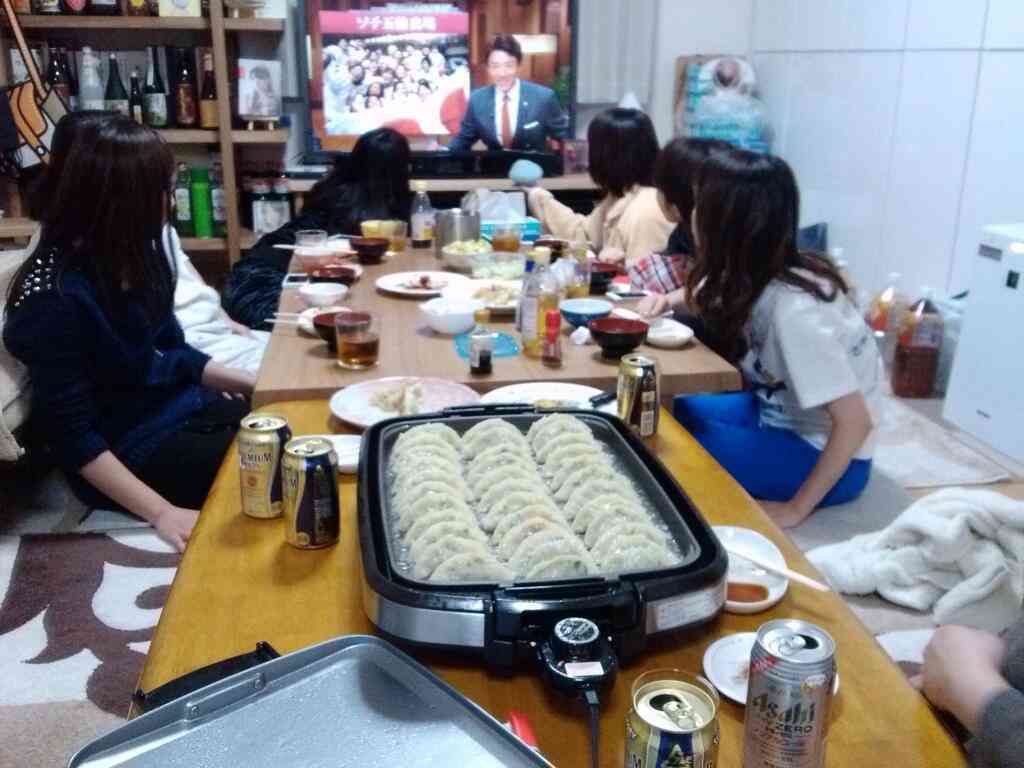 AKB未成年メンバーのSNSにビール缶が映り込んだと話題に→缶が消される