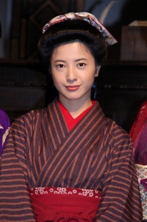 NHK朝ドラ「花子とアン」視聴率24.8%で最高を更新！週平均は6週連続で21%超え