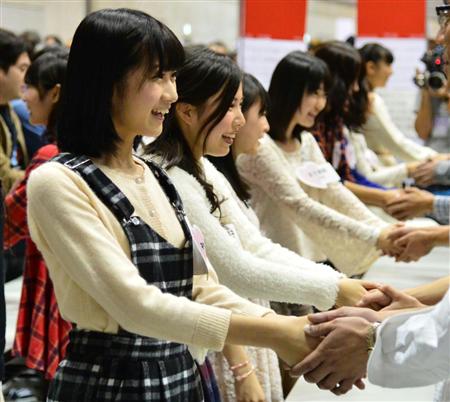 ＡＫＢ襲撃事件で表面化　握手会のキケンな実態　手に唾液や精液を付けてくるケースも  (1/2ページ)  - 芸能 - ZAKZAK