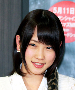 ＡＫＢ握手会、川栄さんや入山さん襲われる　指や頭けが：朝日新聞デジタル