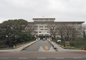 小学生女児2人に覚醒剤、4人に性的暴行した被告に懲役23年判決
