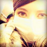 ベッキーが電車通勤する写真を公開。他にもこんな芸能人が電車を使っている。