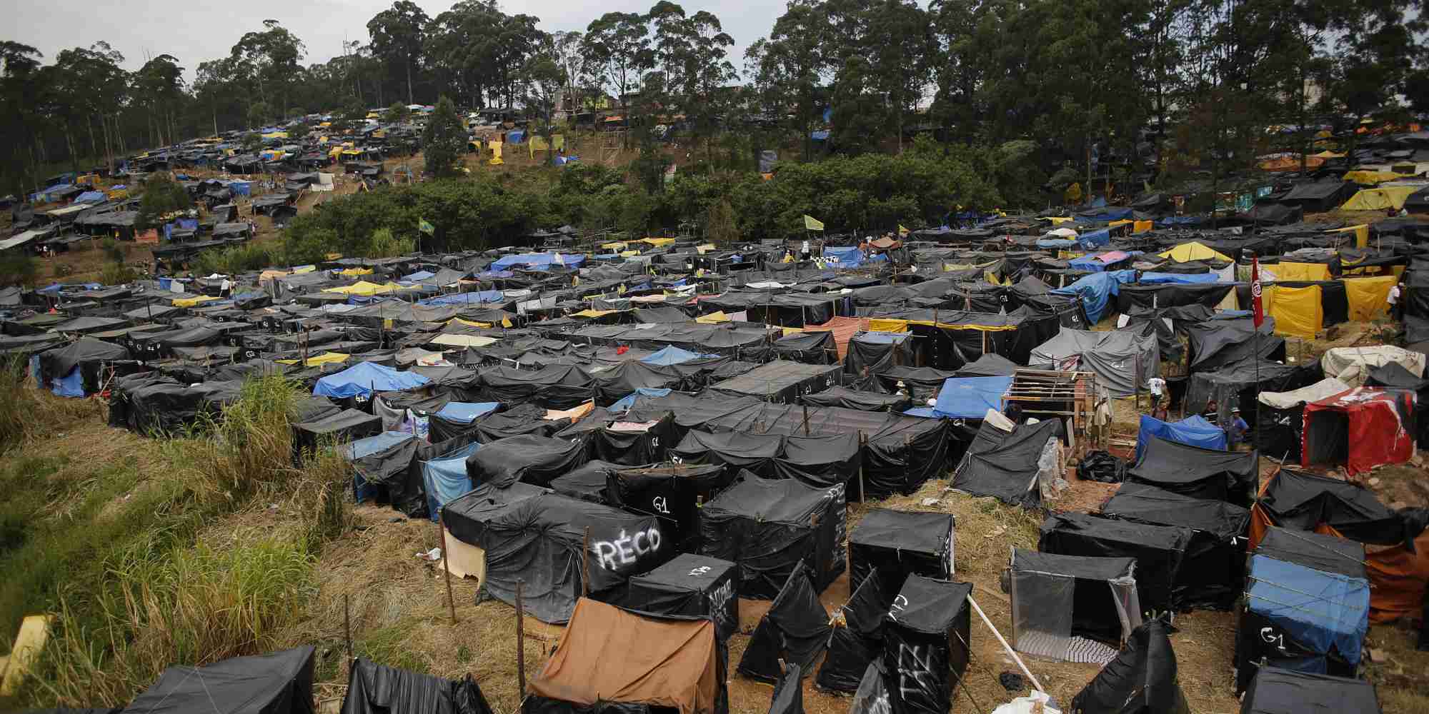 ワールドカップ、会場建設で増加するホームレス【画像】