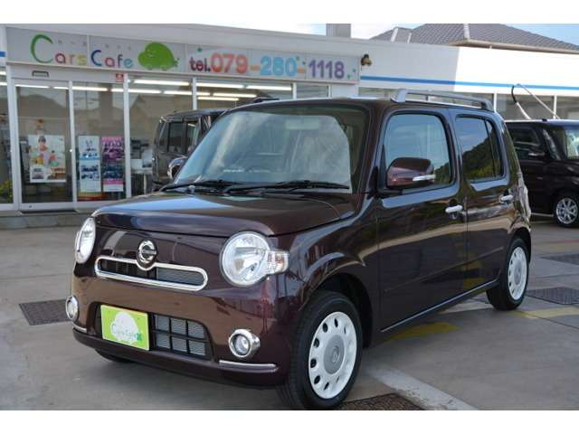 乗っている車は？
