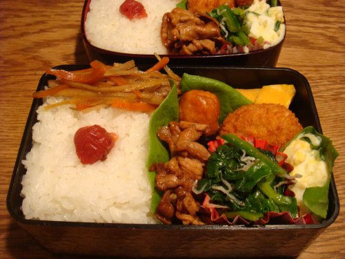 お弁当に何入れてますか？