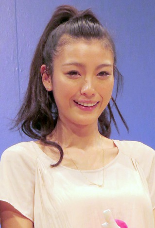 木下優樹菜、ビキニ姿公開し絶賛のコメント「旦那がうらやましい～」「ナイスバディ」