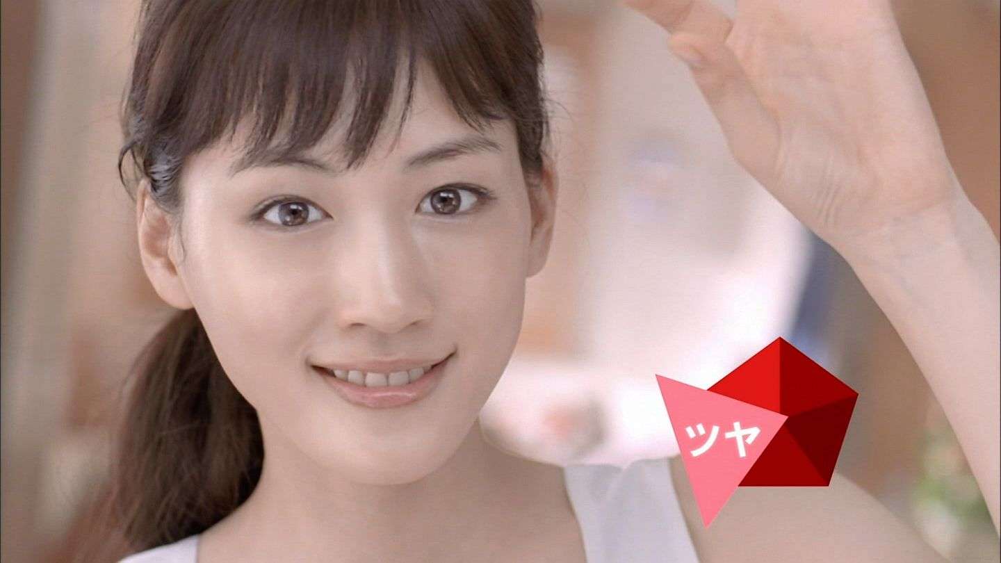 小雪と壇蜜の間を狙え！「西島秀俊似」の男性を虜にする