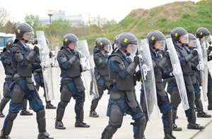 機動隊員、女性に付きまといストーカー自作自演で「俺が守る」