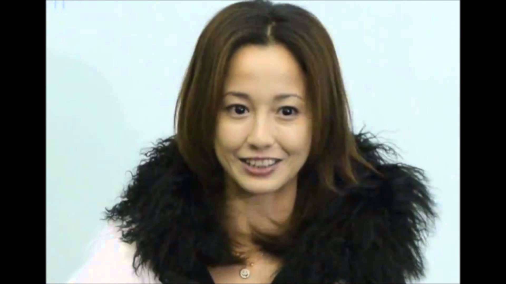 沢尻エリカ、すっぴん短髪で離婚会見 「すべてが試練だった」新たな恋の行方は？ - YouTube