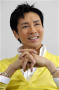 郷ひろみ、夫人の妊娠を発表！58歳で双子の父に「子供たちが21歳の時に僕は80歳(笑)」
