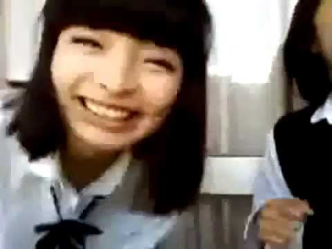 女子高生時代のきゃりーぱみゅぱみゅが熱唱　１６歳 - YouTube