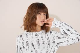 hitomiデキ婚！交際8カ月で3度目の結婚