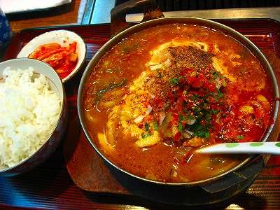 焼き肉屋で絶対食べるメニューは？ 1位は○○！