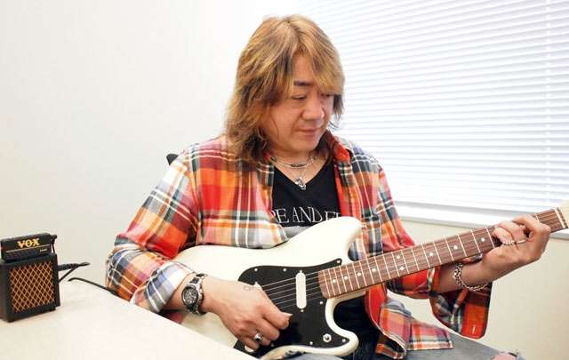 好きなギタリストは誰ですか？
