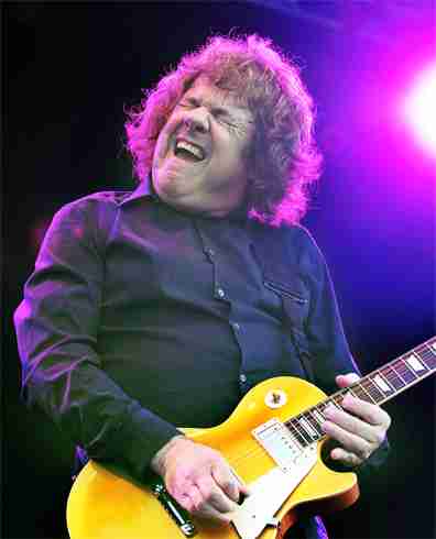 好きなギタリストは誰ですか？