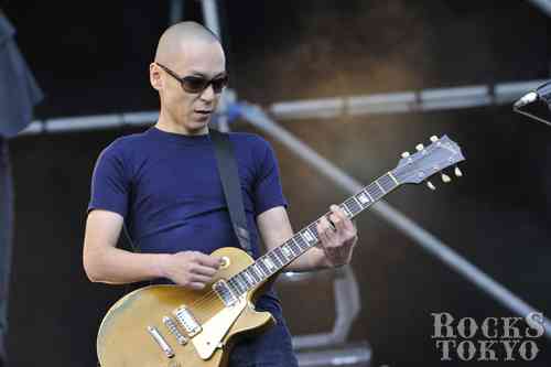 好きなギタリストは誰ですか？